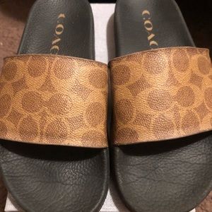 Women Coach Sandel Used , has few details on the left side scrap in the front